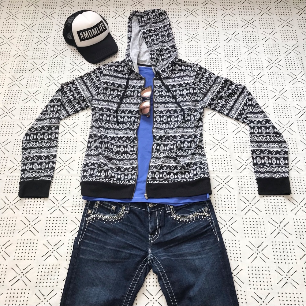 ZIP & GO PATTERNED HOODIE